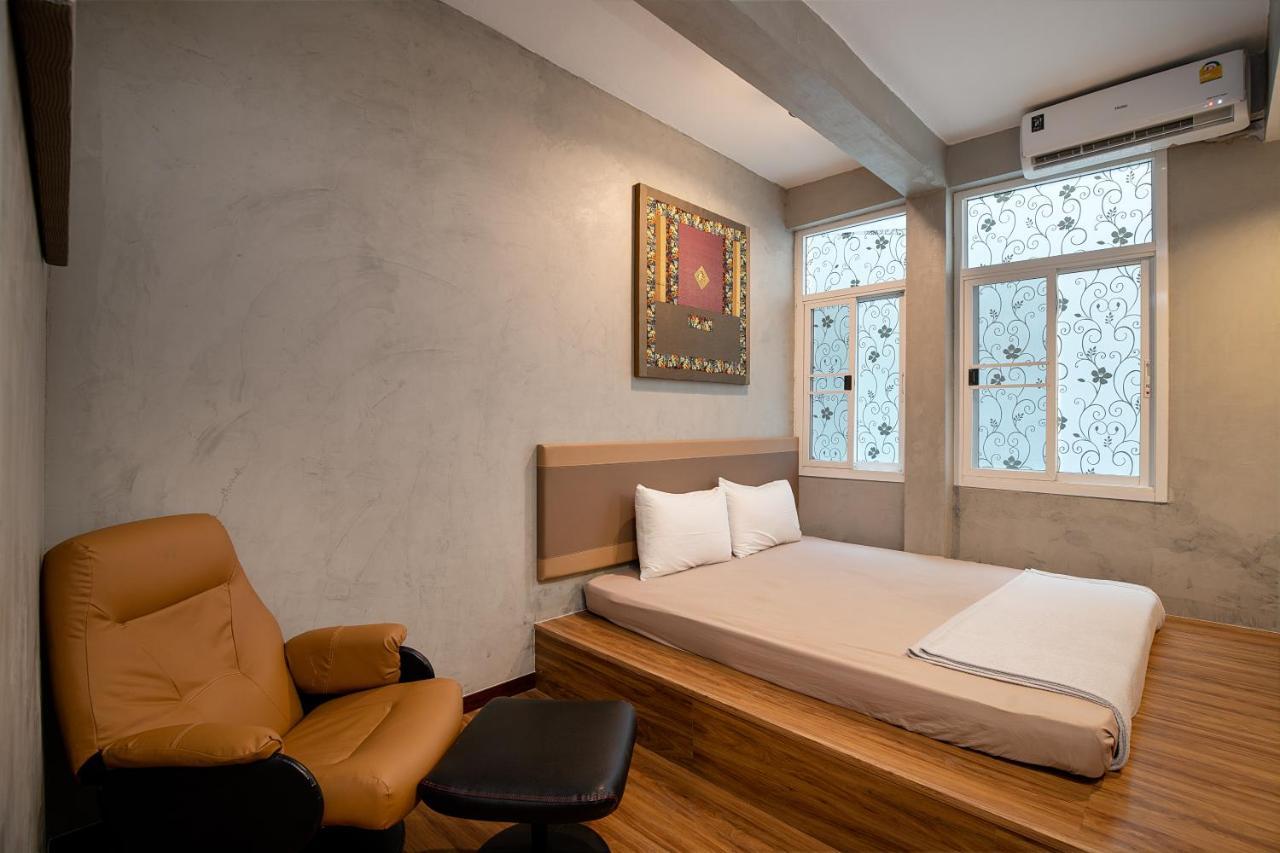 Buri Hostel Бангкок Екстер'єр фото